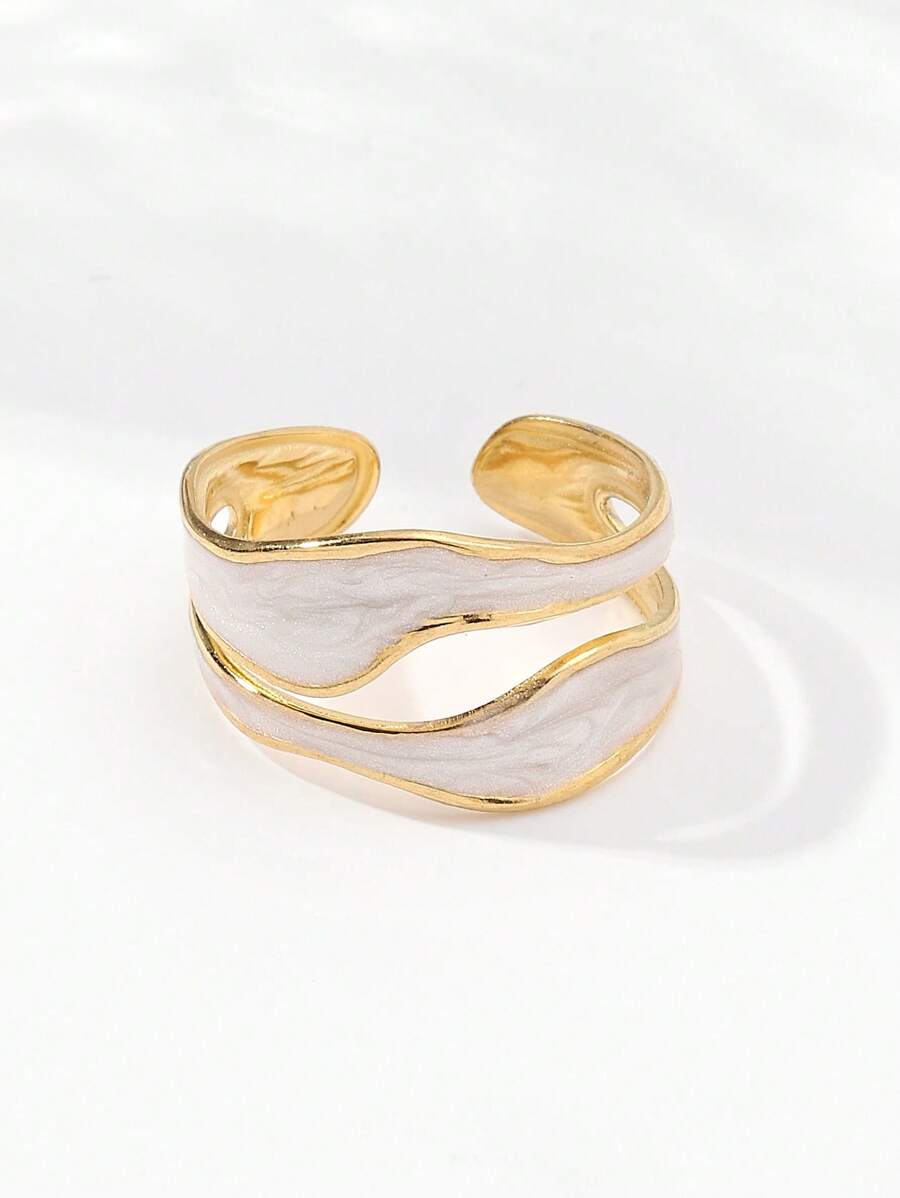 Bague Onde Dorée — Élégance Sculptée