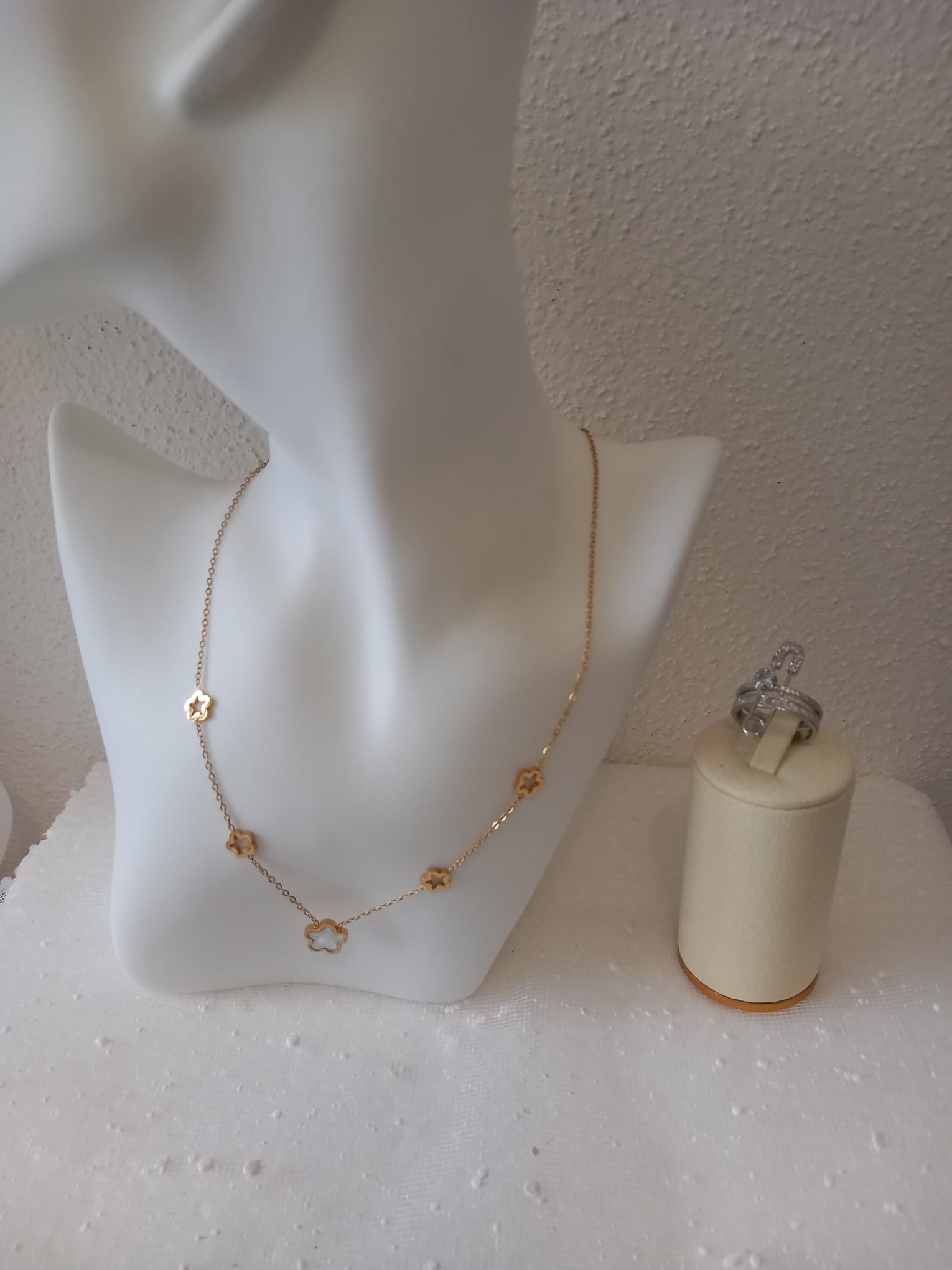 Collier “Trèfle de Grâce” – Nacre & Doré