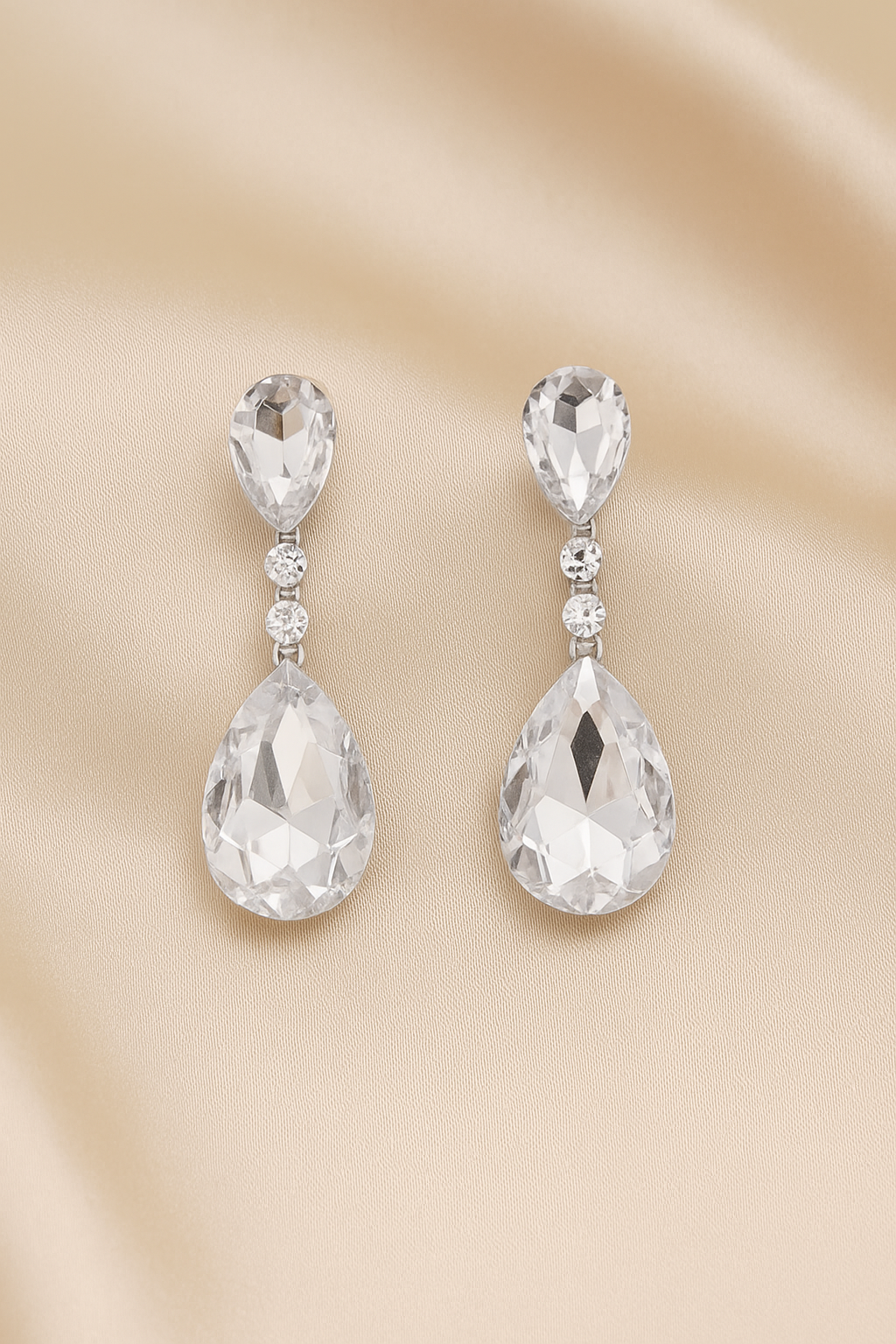 Boucles d’oreilles Goutte d’Éclat — Argent & Strass Lumineux