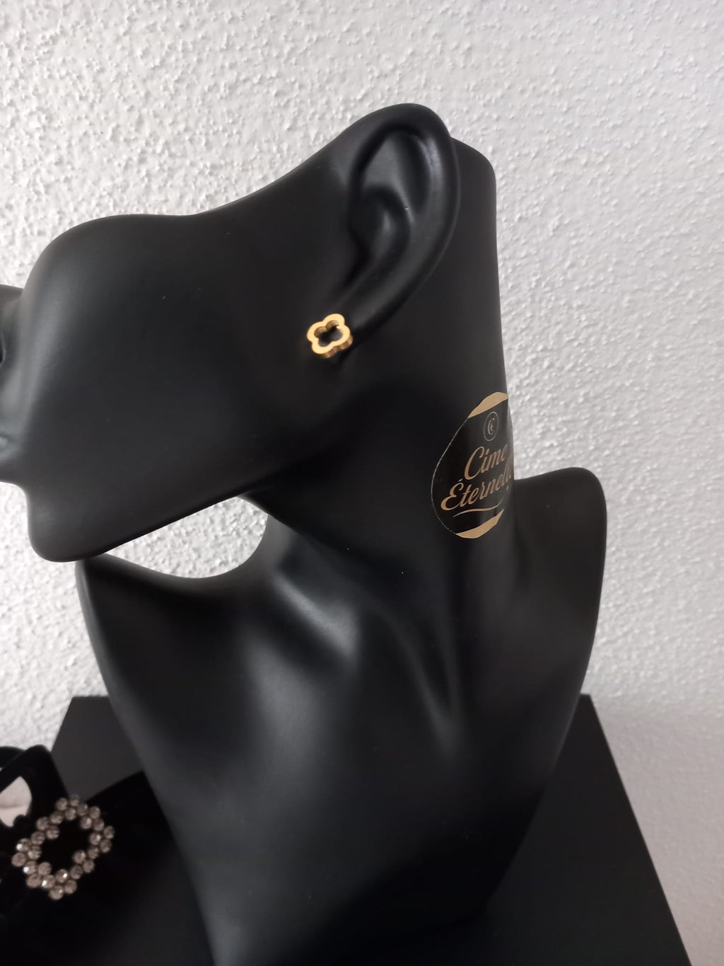 Boucles d’oreilles trèfle doré – Élégance et chance subtile