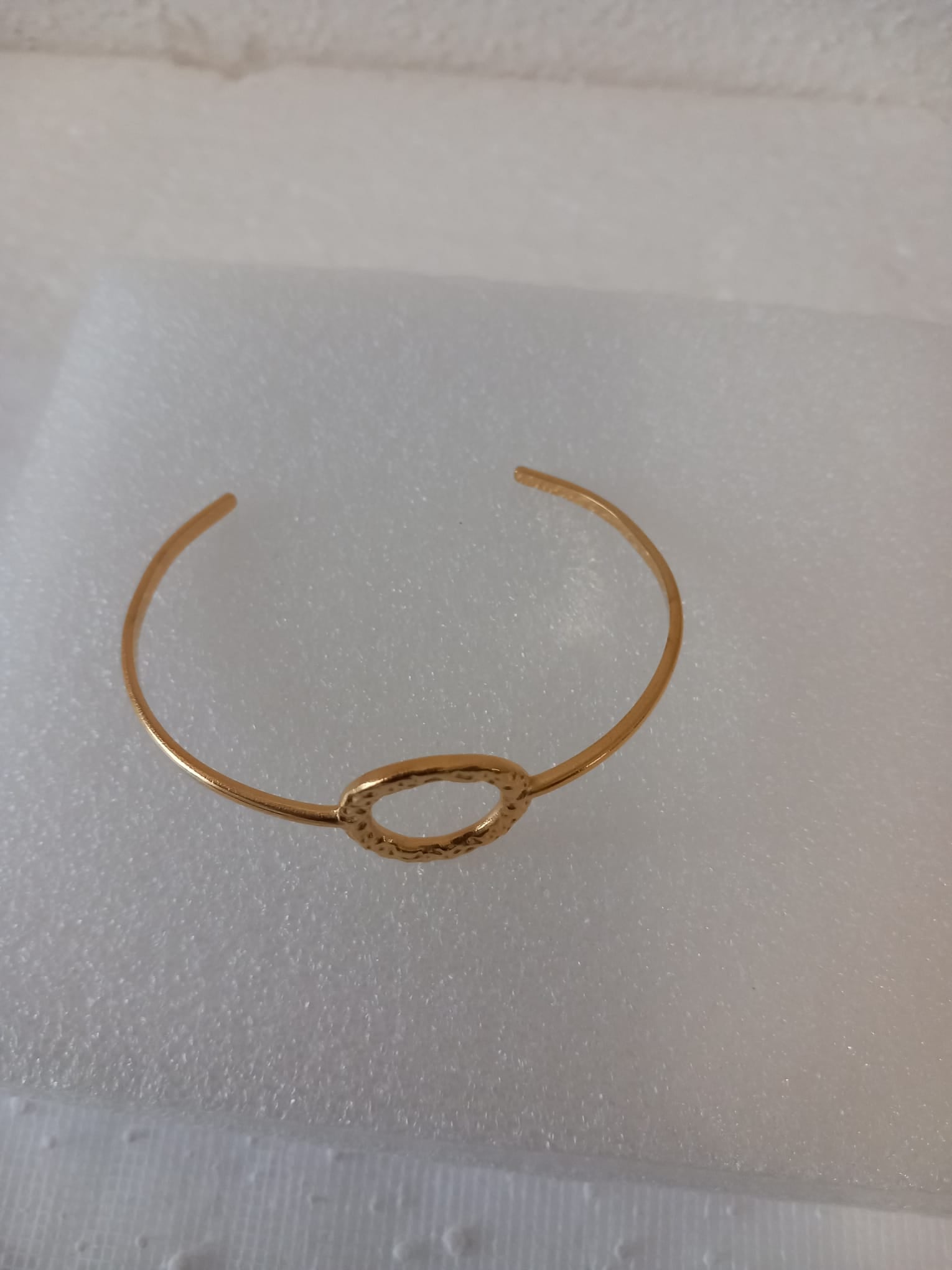 Bracelet Cercle Martelé – Acier Inoxydable Doré