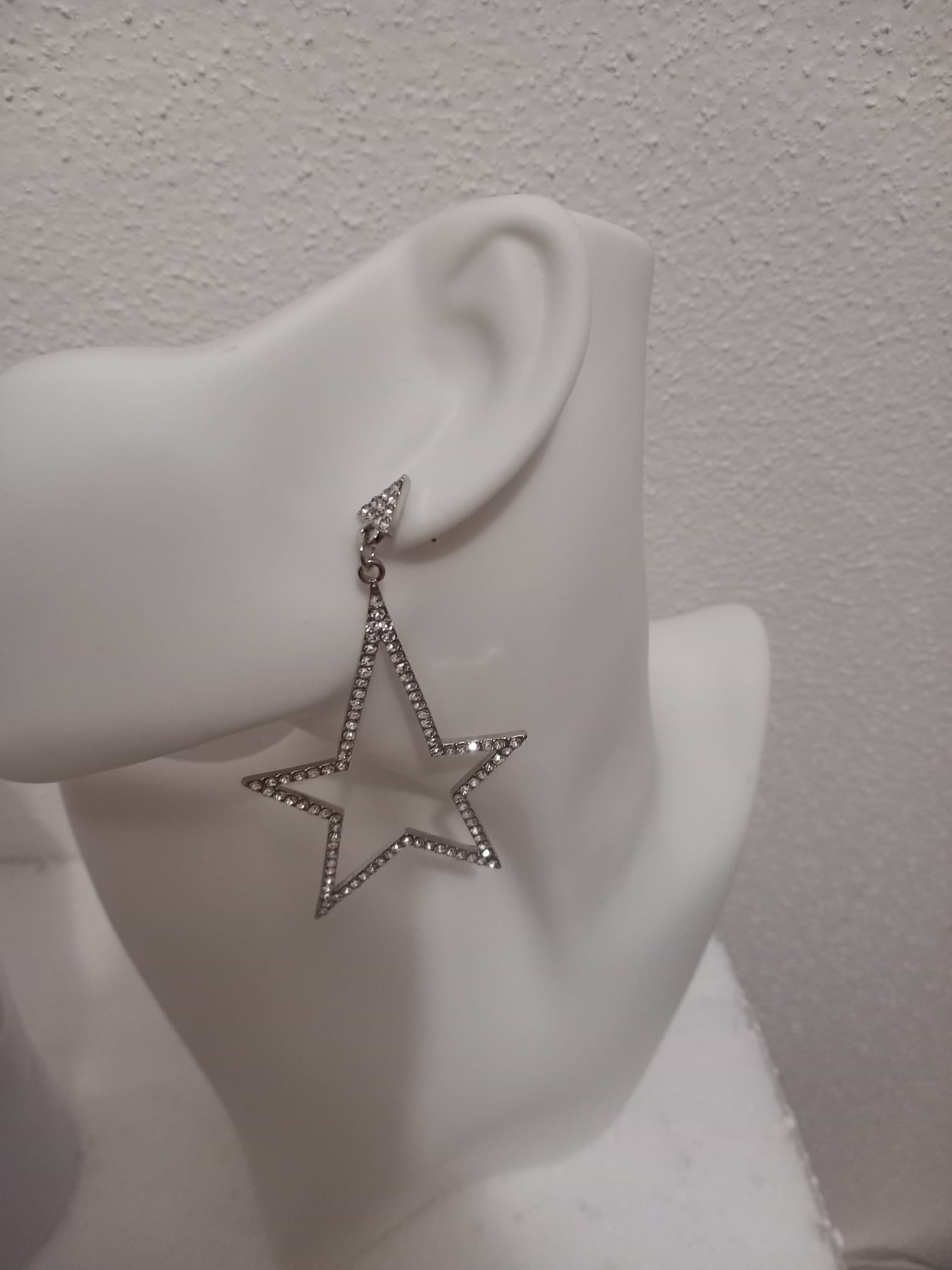 Boucles “Étoiles d’Argent 🌟 – Brillance du Ciel intérieur”