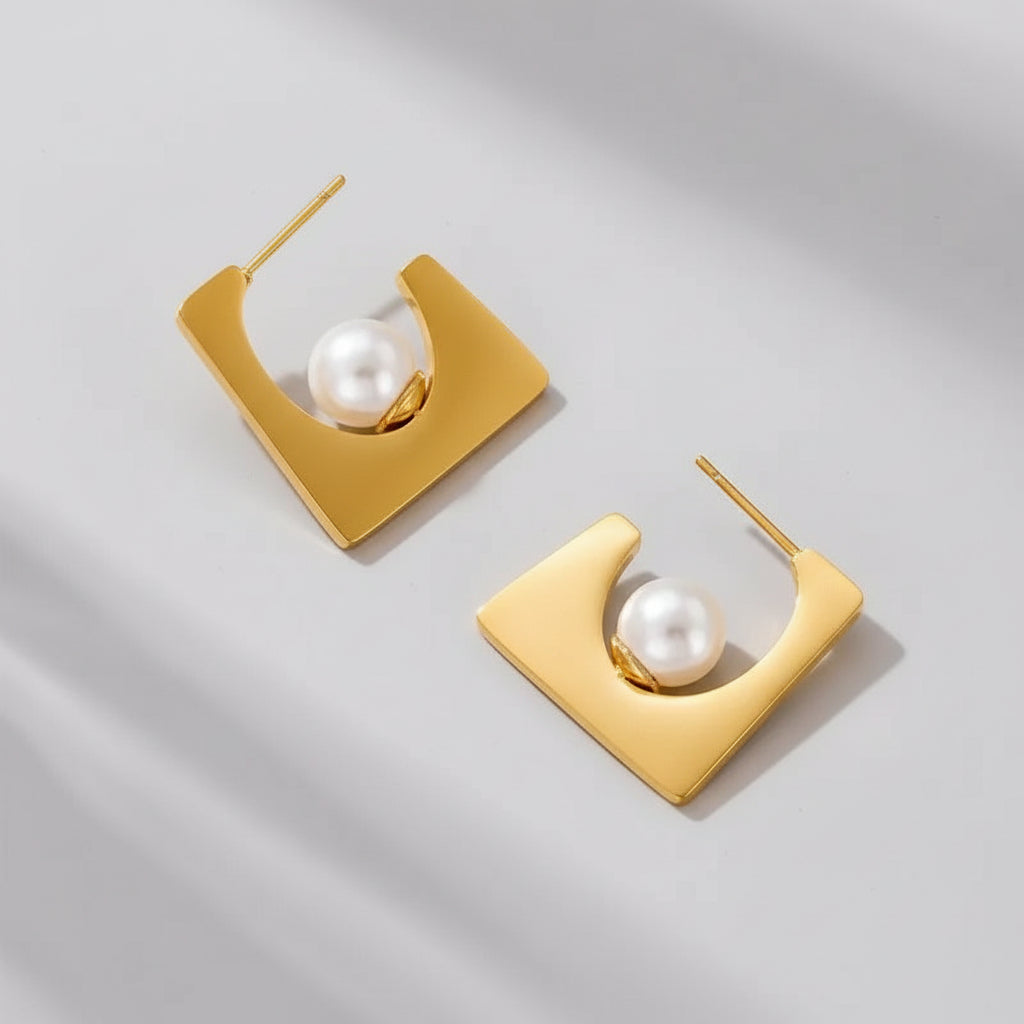 Boucles d’oreilles “Sphère d’Or” – Harmonie et distinction